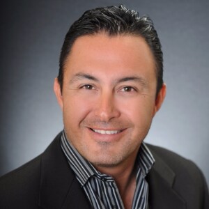 Edgard Espinosa, Agente de bienes raíces · Premier Properties